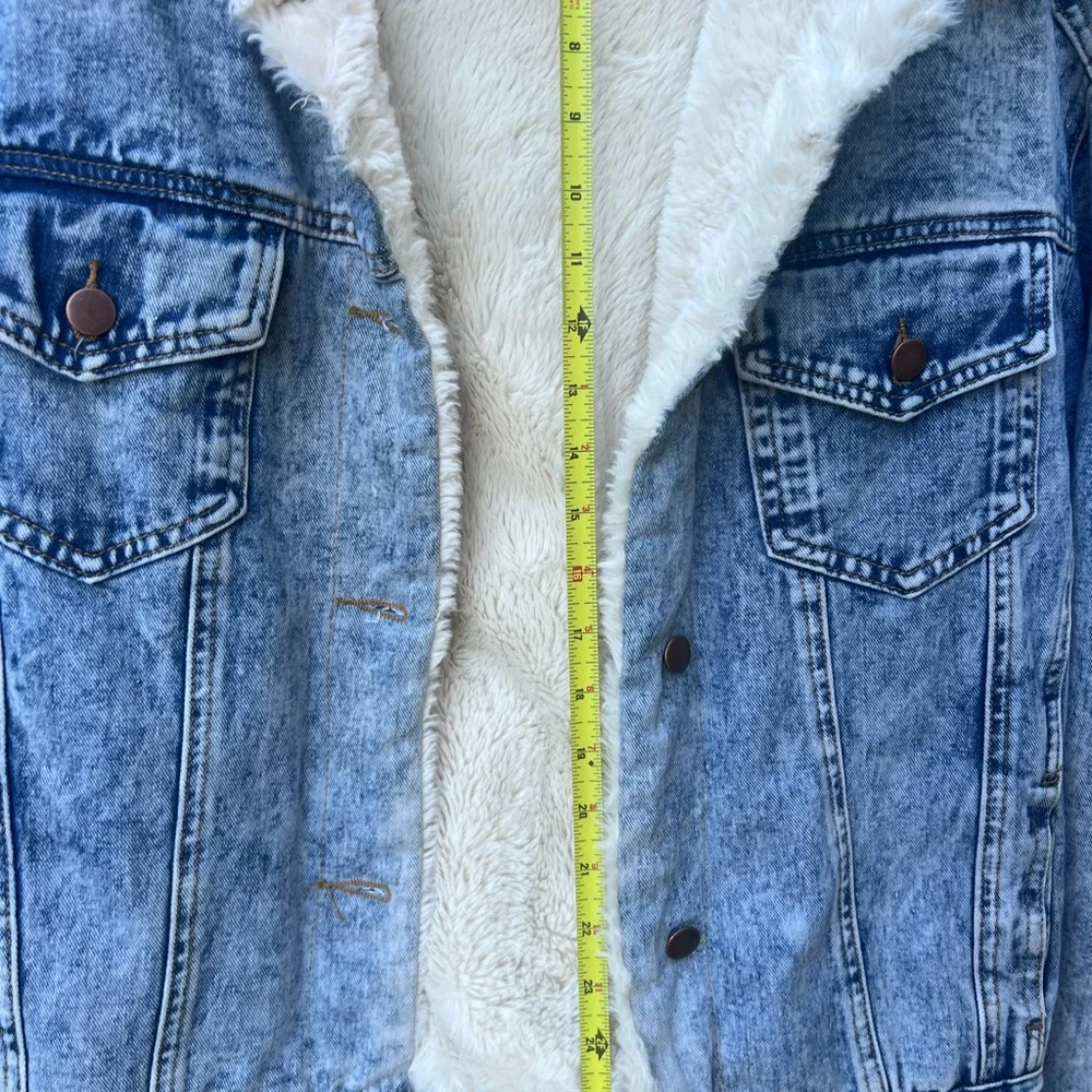 A.Peach Oversized Retro Denim Jacket Extremely Soft Faux Fur Lining
